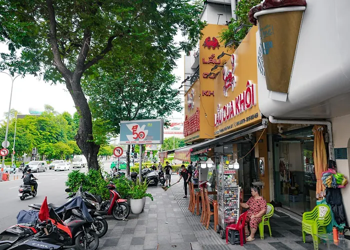 Saigon Hideout New World View - Romantic Stay, Netflix & Bathtub District 1